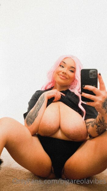 Big Areola Vibe / bigareolavibes nude photo #4