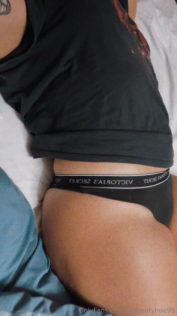 bigbootyhoe99 nude photo #2