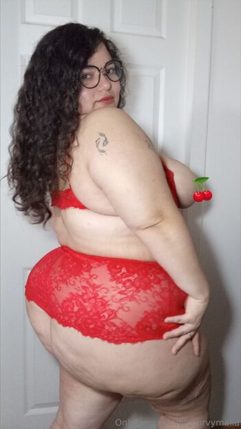 Big curvy Malia Gartne / bigcurvymalia nude photo #11