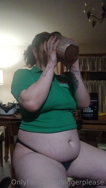 Sara Annik / biggerplease nude photo #9