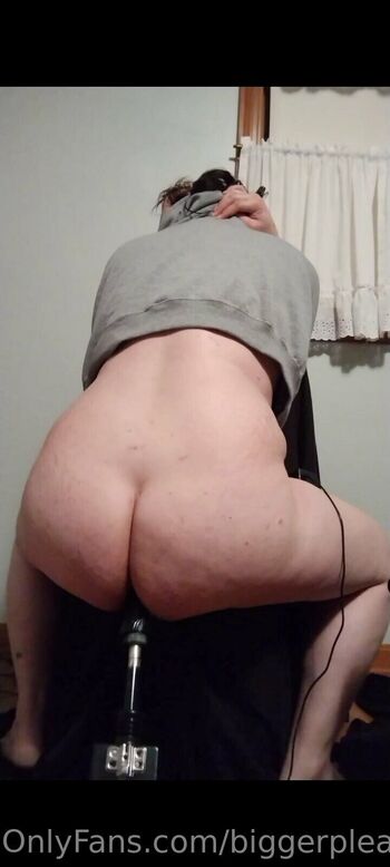 Sara Annik / biggerplease nude photo #15