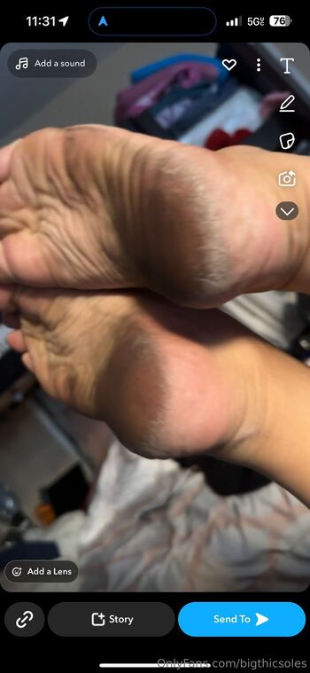 Goddess Asian Bell / bigthicsoles nude photo #18