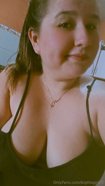 SEXTING fetishesh / bigtitsgirl25 nude photo #1