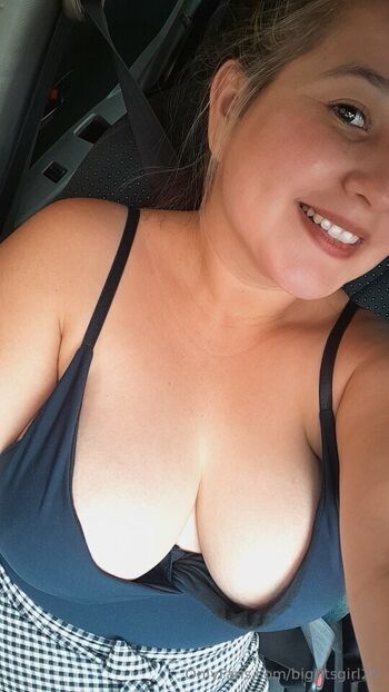 SEXTING fetishesh / bigtitsgirl25 nude photo #5