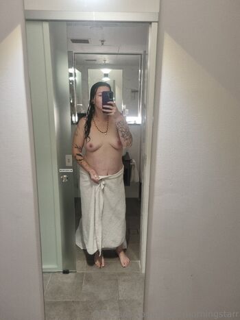 Bille / billee.morningstarr nude photo #1