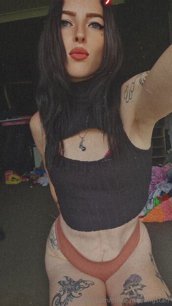 Bille / billee.morningstarr nude photo #17