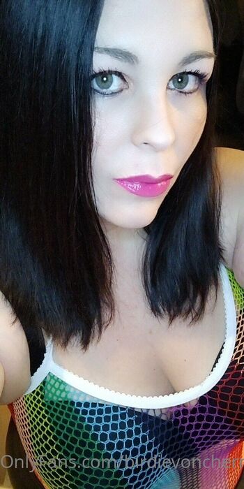 Birdie VonCherr / birdievoncherri nude photo #18