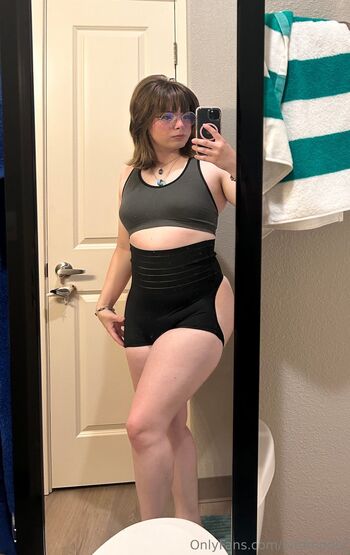 AspenAfterDar / birdmoder nude photo #21