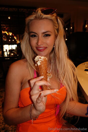 Ryan / bitesbabe nude photo #20