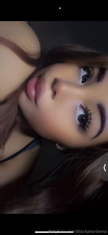 Anna / blackpearlanna nude photo #1