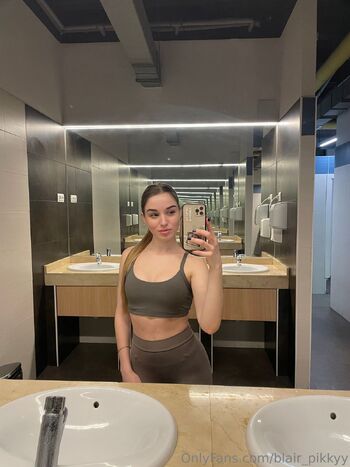 Olivia / blair_pikkyy nude photo #9