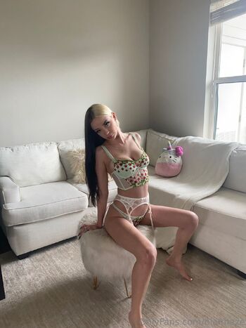 Blai / blairhaze nude photo #11