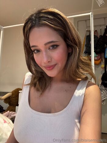 blais / blaisemodels nude photo #1