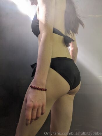 Blissful Bitty Bab / blissfulbittybabe nude photo #21