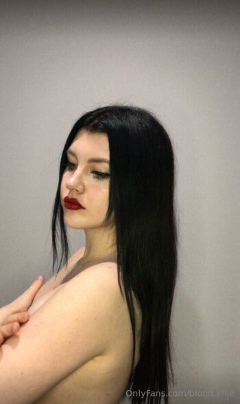 Blond Ellie / blond.ellie nude photo #18