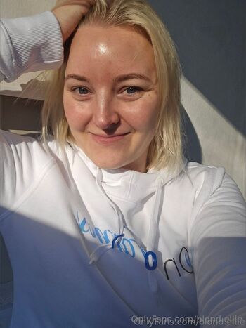Blond Ellie / blond.ellie nude photo #25