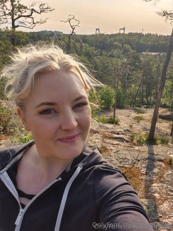 Blond Ellie / blond.ellie nude photo #38