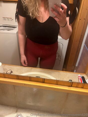 Sara / blondegymqueen420 nude photo #7