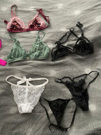 22 years HOT STUDENT MODE / blondeunicorn_student nude photo #11