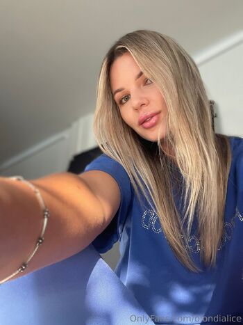 Alice Boom / blondialice nude photo #2