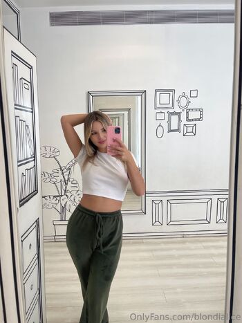 Alice Boom / blondialice nude photo #5
