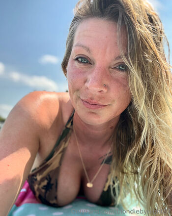 Bridge / blondiebynight87 nude photo #14