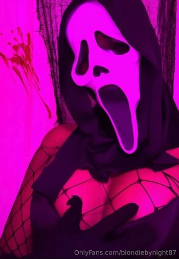 Bridge / blondiebynight87 nude photo #25