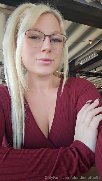 Blondie hotti / blondiehottie99 nude photo #36