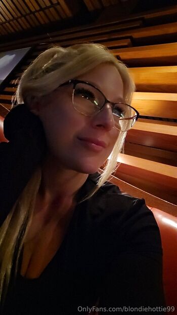 Blondie hotti / blondiehottie99 nude photo #39