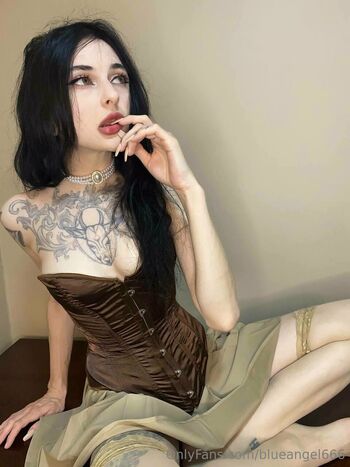 𝘽𝙡𝙪𝙚 𝘼𝙣𝙜𝙚𝙡 / blueangel666 nude photo #2