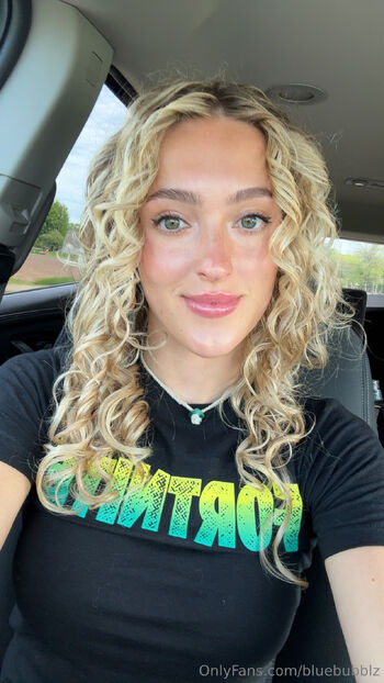 bluebubblz nude photo #19