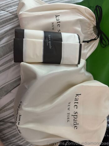 Miss Blue VIP uncensored pag / bluediamondbae nude photo #1