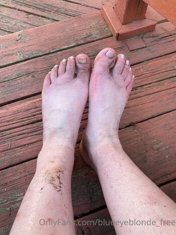 Blueeyeblonde fre / blueeyeblonde_free / blueeyeblonde23 nude photo #3