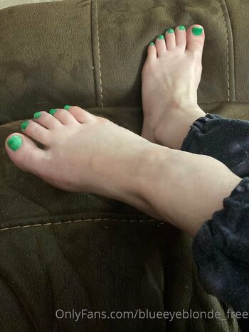 Blueeyeblonde fre / blueeyeblonde_free / blueeyeblonde23 nude photo #11