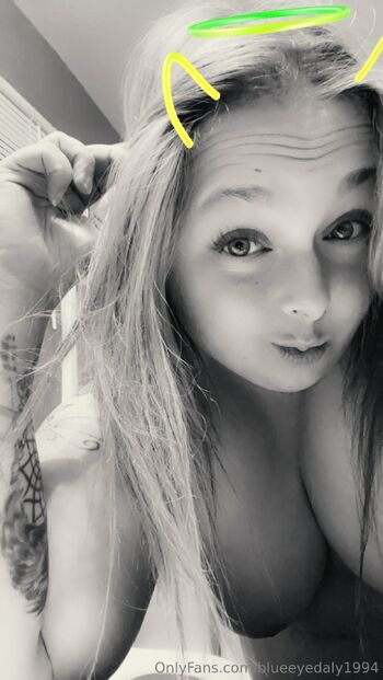 Blueeyedaly9 / blueeyedaly1994 nude photo #19