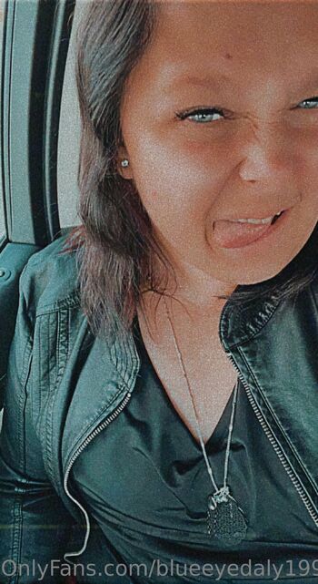 Blueeyedaly9 / blueeyedaly1994 nude photo #39