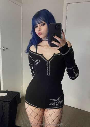 Melod / bluehairgothgrl nude photo #18