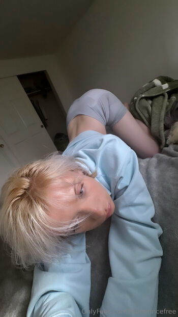 BBblueprincefre / blueprincefree / babyblueprince nude photo #1