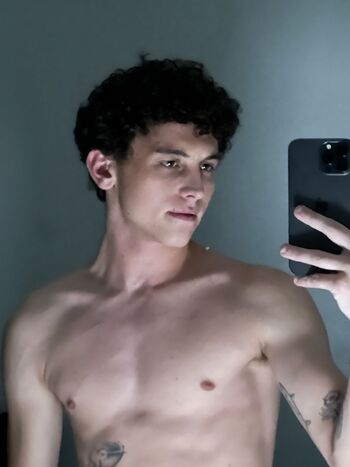 Lukesk / blueskiesandgreeneyes nude photo #9