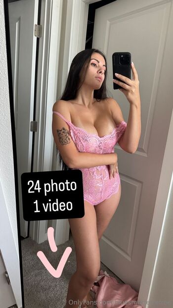 Smurf / bluesmurfettefree nude photo #1