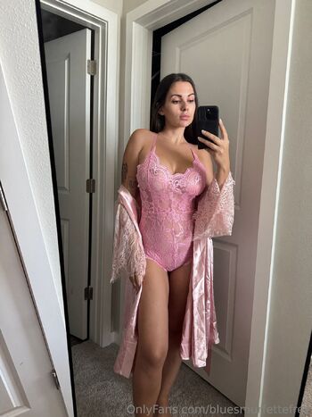 Smurf / bluesmurfettefree nude photo #2