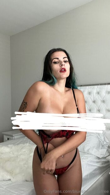 Smurf / bluesmurfettefree nude photo #6