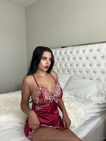 Smurf / bluesmurfettefree nude photo #7