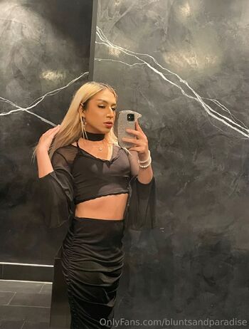 ℙ𝕒𝕣𝕒𝕕𝕚𝕤𝕖 / bluntsandparadise nude photo #4