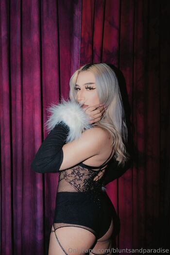 ℙ𝕒𝕣𝕒𝕕𝕚𝕤𝕖 / bluntsandparadise nude photo #9