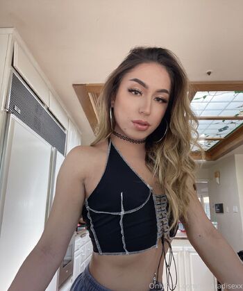 ℙ𝕒𝕣𝕒𝕕𝕚𝕤𝕖 / bluntsandparadise nude photo #12