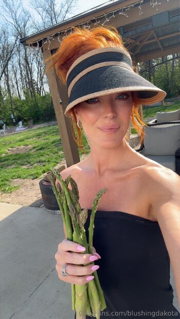 Blushing Dakot / blushingdakota nude photo #27