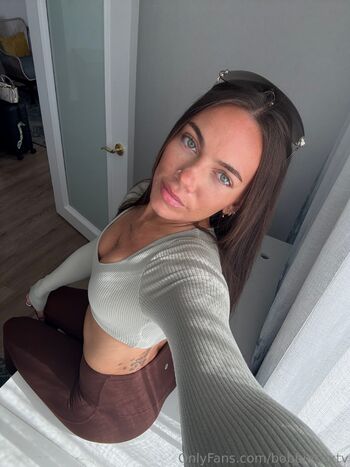 Bobbie OFTV / bobbiesuxtv nude photo #4