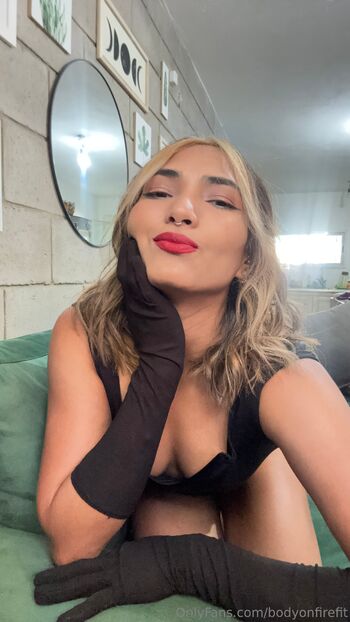 Isabel Fitness / bodyonfirefit nude photo #1