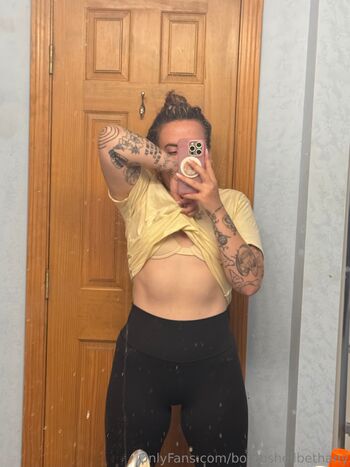 B. / bombshellbethany nude photo #21